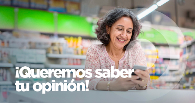 Mujer utilizando telefono